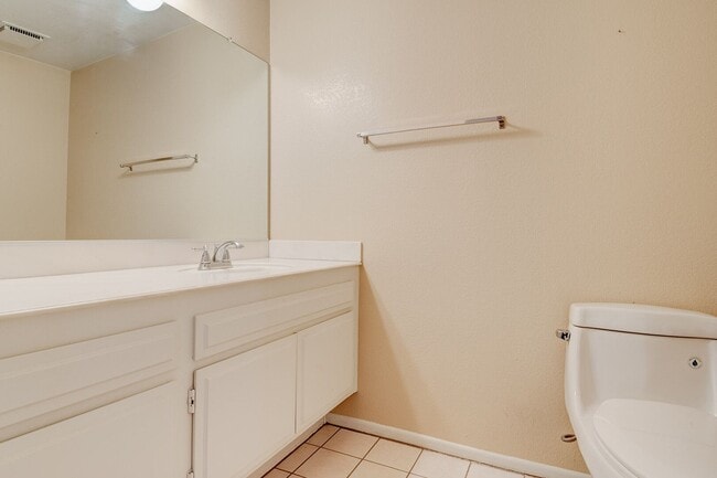 Building Photo - 20 Comanche Cir