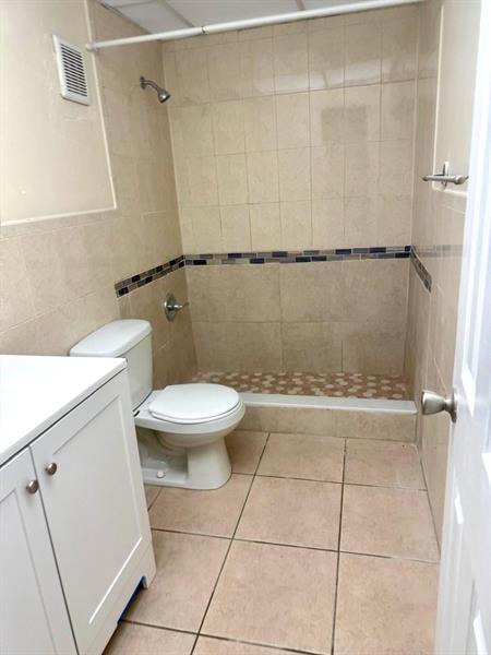 Building Photo - 6930 Miami Gardens Dr