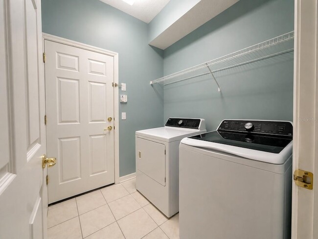 Building Photo - 13448 Summer Rain Dr