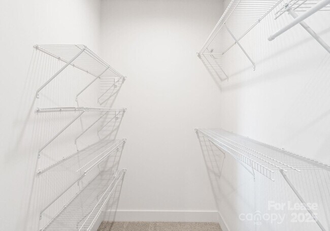 Building Photo - 2411 Pruitt St