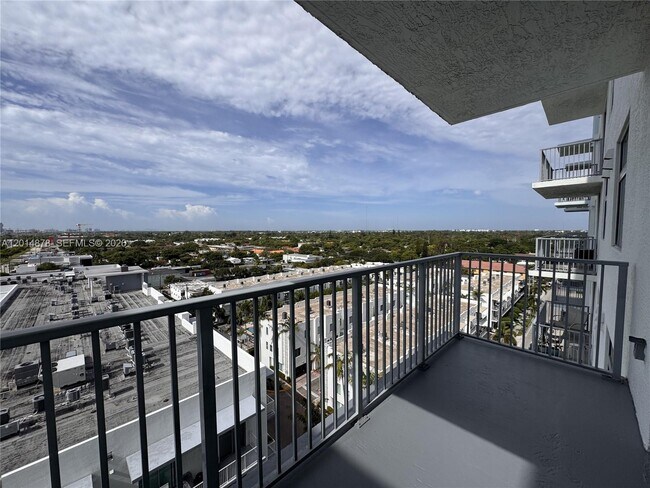 Building Photo - 140 S Dixie Hwy