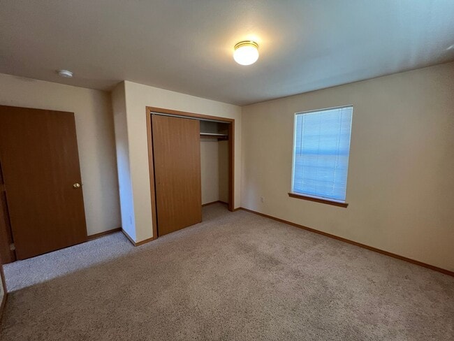 Building Photo - 309 W Helena Ave
