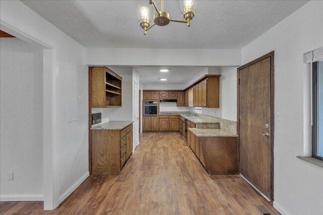 Building Photo - Home in the Heart of Yukon