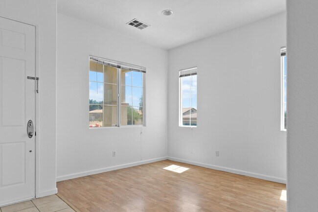 Building Photo - 13897 Mountain Top Dr