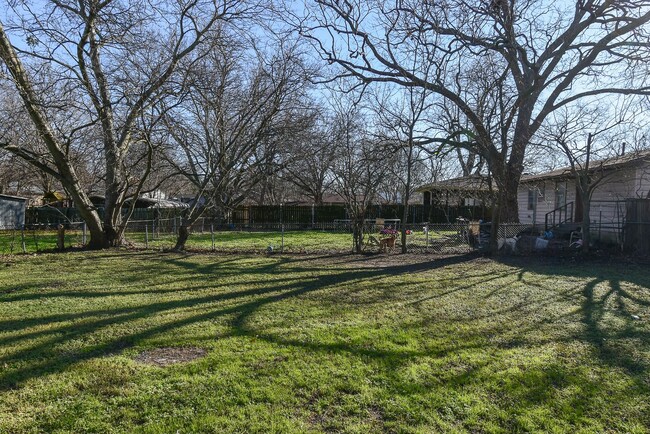 Building Photo - 3209 Poplar-House