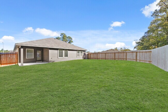 Building Photo - "Charming 4-Bed Sanctuary with Granite Elegance in Magnolia!"