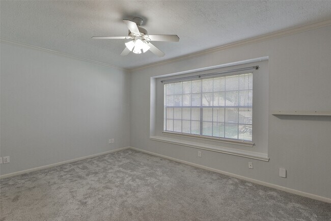 Building Photo - 4527 Natural Bridge Dr