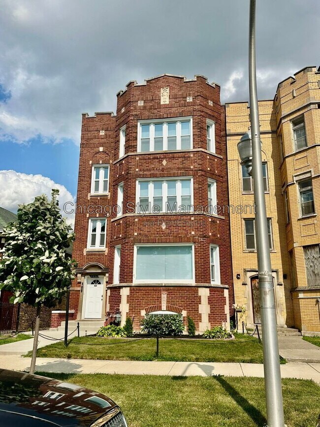 Building Photo - 7721 S Hermitage Ave