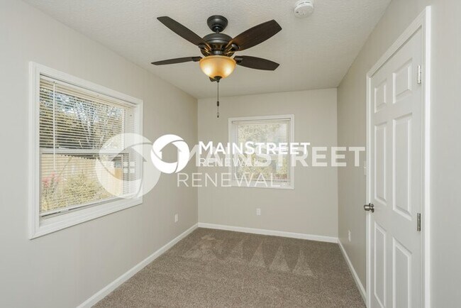 Building Photo - 4 Bedroom Pet-Friendly Home in JEFFERSONVILLE, IN with Main Street Renewal