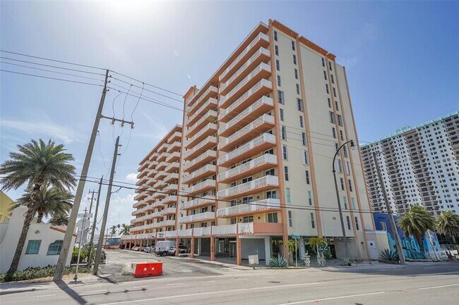 Building Photo - 801 S Ocean Dr