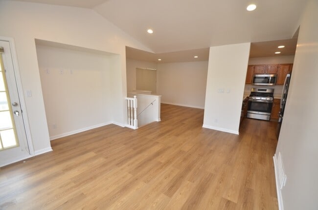 Building Photo - 6229 Commonwealth Dr