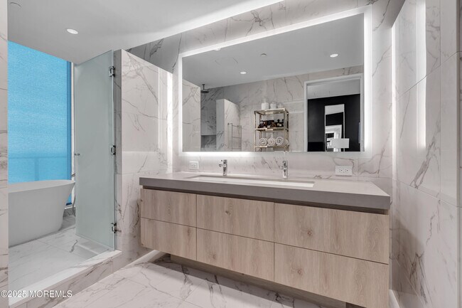 Building Photo - 1101 Ocean Ave N