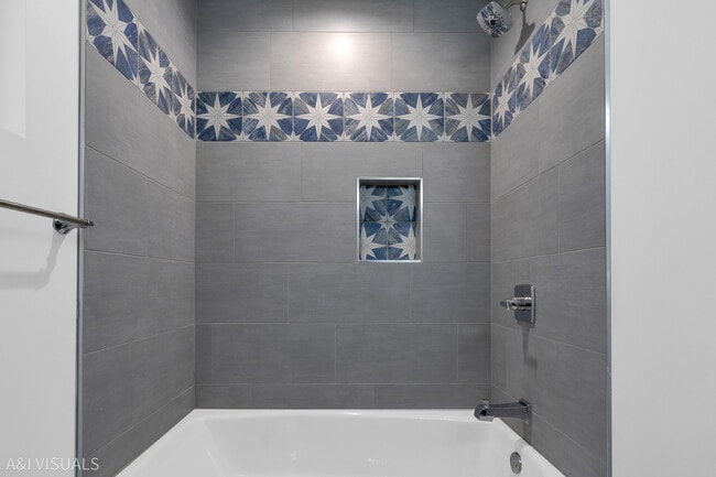 Building Photo - 5841 N Medina Ave