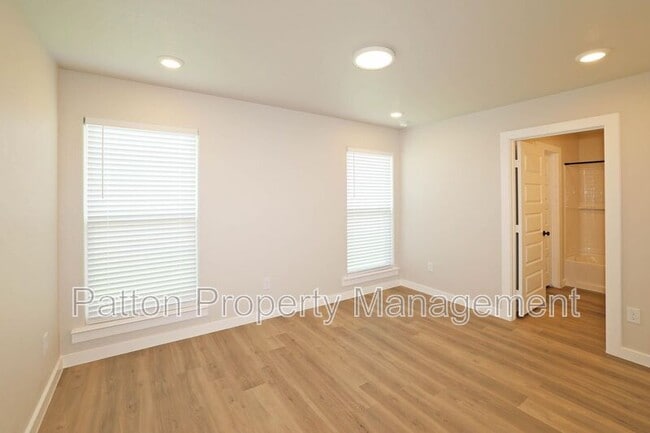 Building Photo - 8904 Bandit Dr