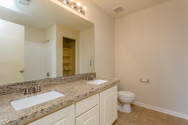 Building Photo - 8438 Resada Park Ln