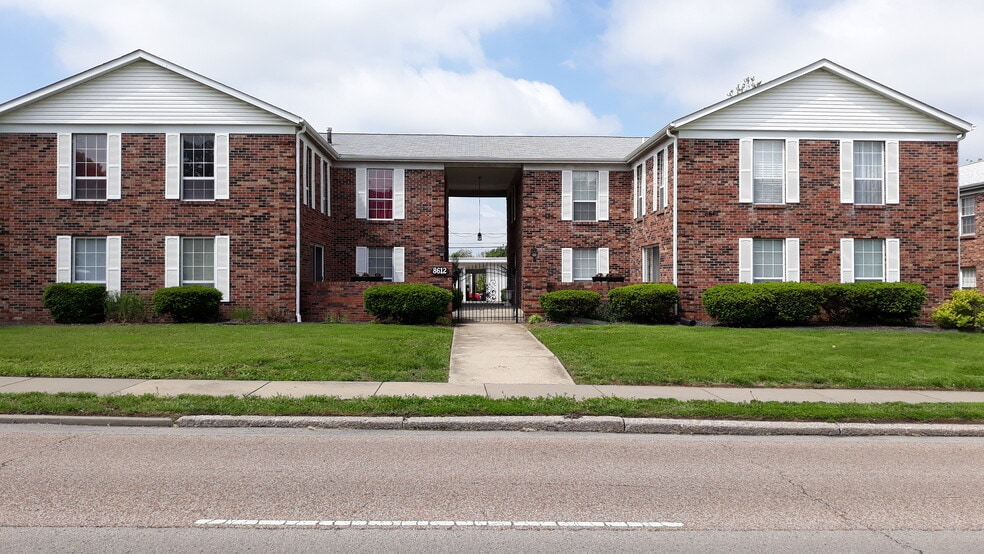 Primary Photo - 8612 W Main St