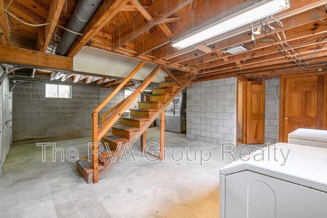 Building Photo - 36 Ferndale Drive