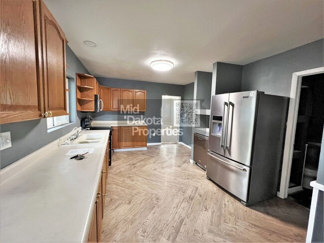 Building Photo - 404 S Minnesota- 4 Bedroom, 2 Bathroom House