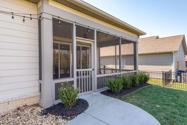 Building Photo - Former Model Home in the highly coveted Jackson Hills subdivision!