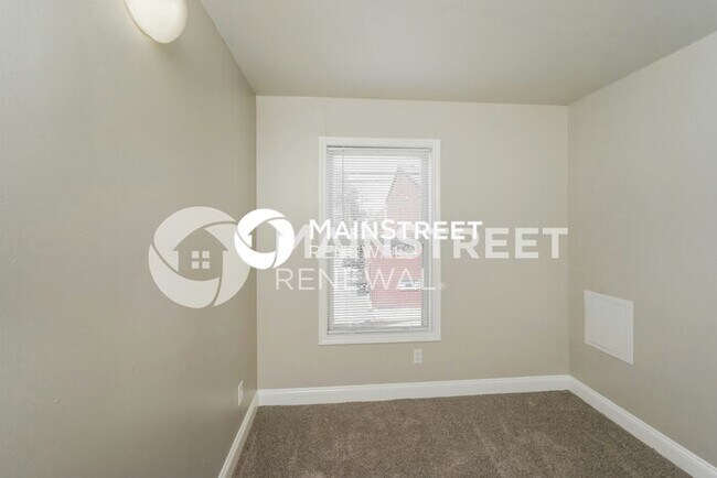 Building Photo - 3 Bedroom Pet-Friendly Home in Louisville,...