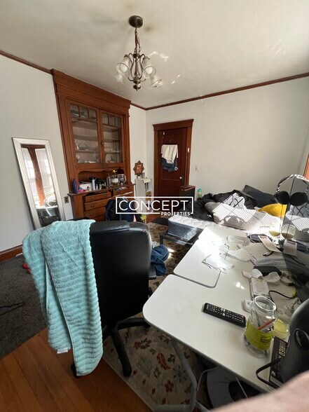 Building Photo - 23 Moraine St