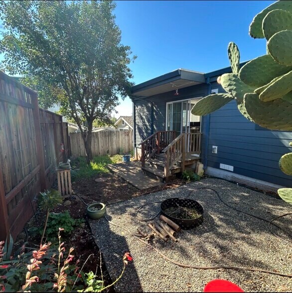 private backyard - 17709 Sunset Way