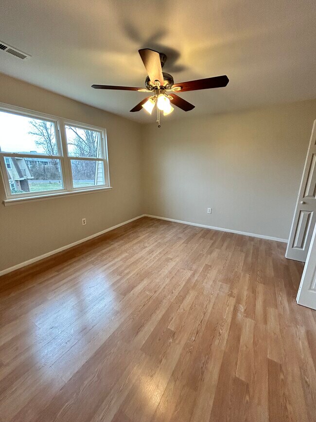 Bedroom 2 - 3 Florence Tollgate Plz