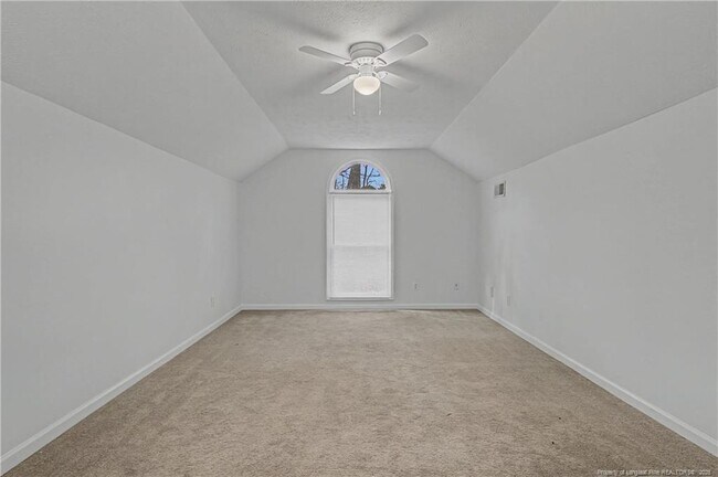 Building Photo - 42 Lotus Ln