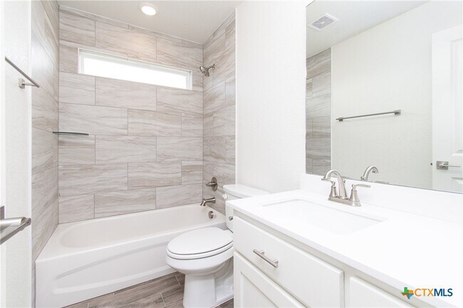 Building Photo - 1418 Cedar River Ln