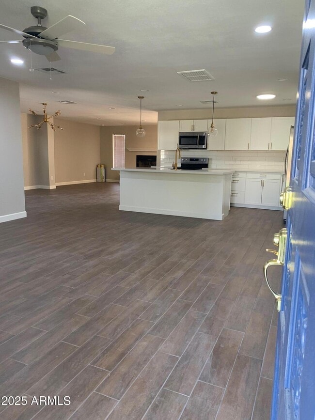 Building Photo - 6943 E Loma Land Dr