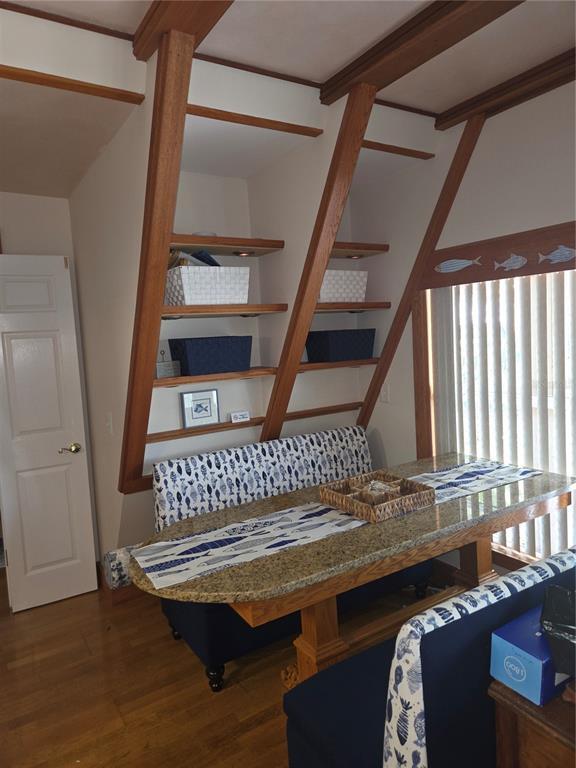 Building Photo - 507 Lakeshore Dr