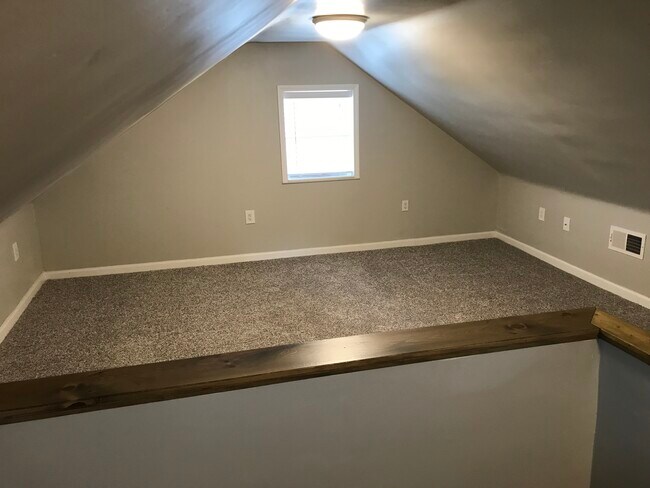 Building Photo - 546 Southern Ave