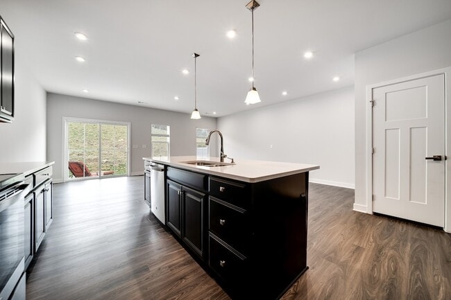 Building Photo - 645 Exmoor Dr