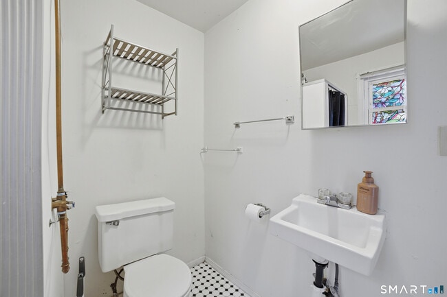 Building Photo - 382 Whitney Ave
