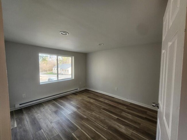 Building Photo - 251 Samsonville Rd