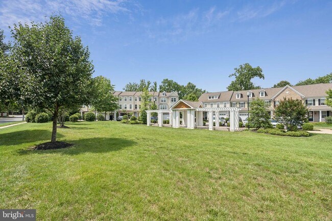 Building Photo - 10290 Greenspire Dr