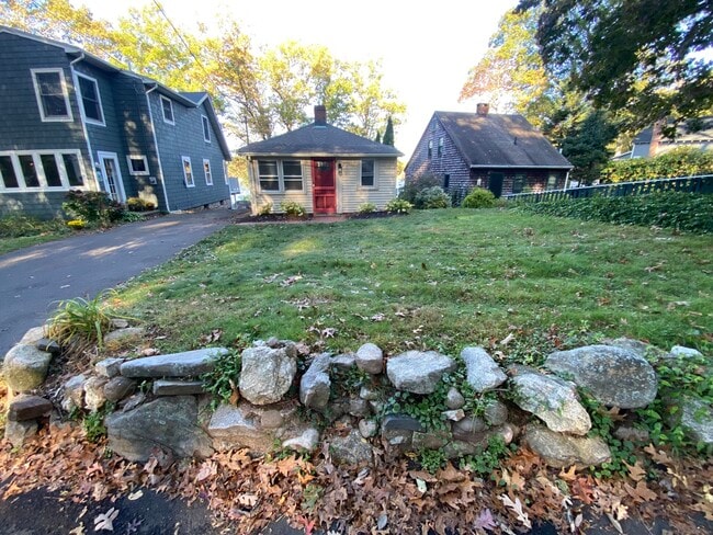 Building Photo - 110 Great Hill Pond Rd