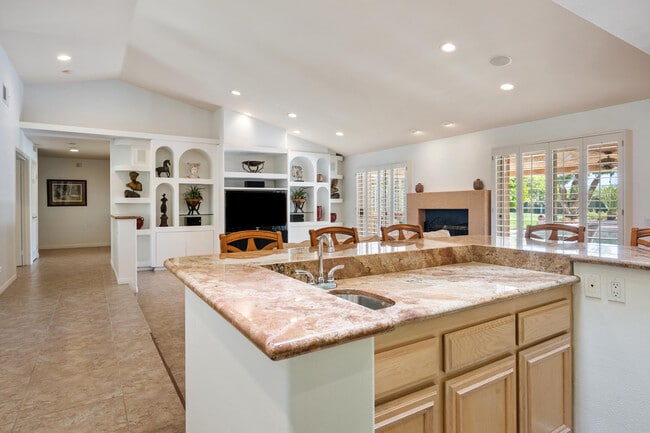 Building Photo - 75951 Kimberly Ln