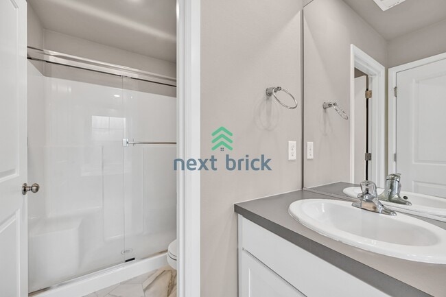 Building Photo - 3 Bed, 2.5 Bath Beautiful Townhouse Available for Rent!
