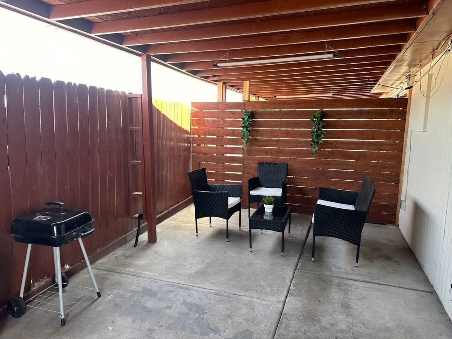 Building Photo - 609 Carlsbad St