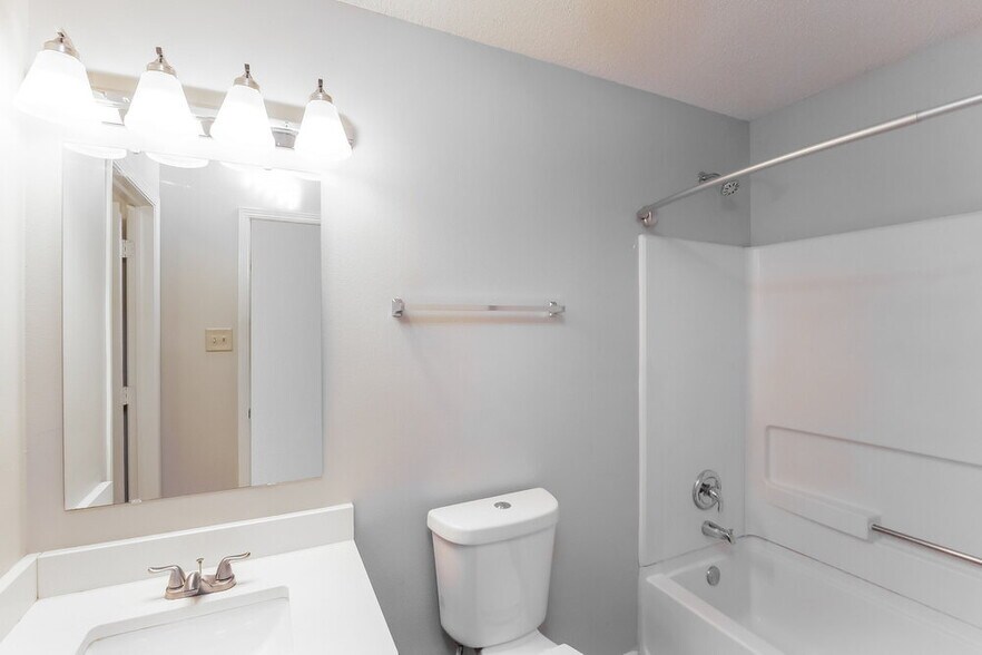 Building Photo - 2039 Orchid Bloom Dr