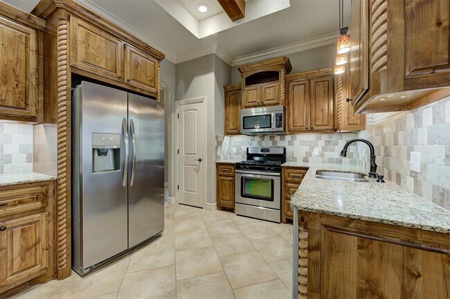 Building Photo - 2101 Kendal Ct