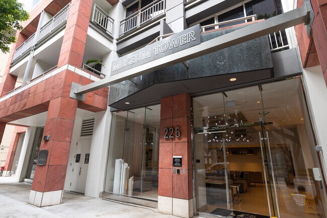 Building Photo - 225 S Olive St