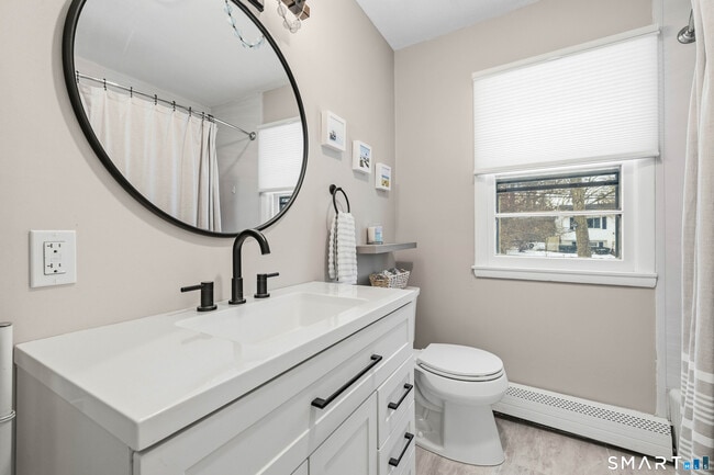 Building Photo - 12 Beach Park Rd