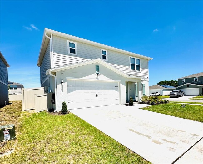 Building Photo - 1053 Ambleside Dr