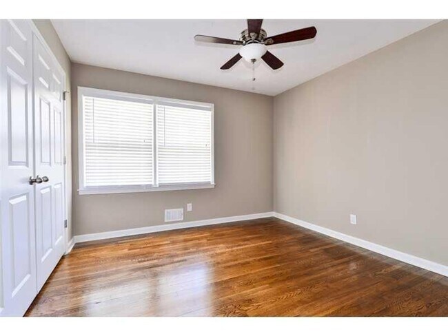 Building Photo - 3958 Plumcrest Cir SE