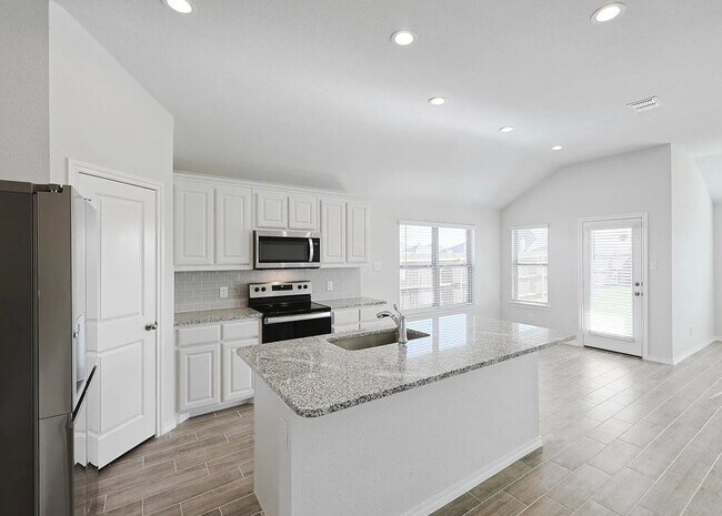 Building Photo - Charming 3BR House in Crowley