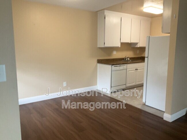 Building Photo - 136 Blue Ridge Dr