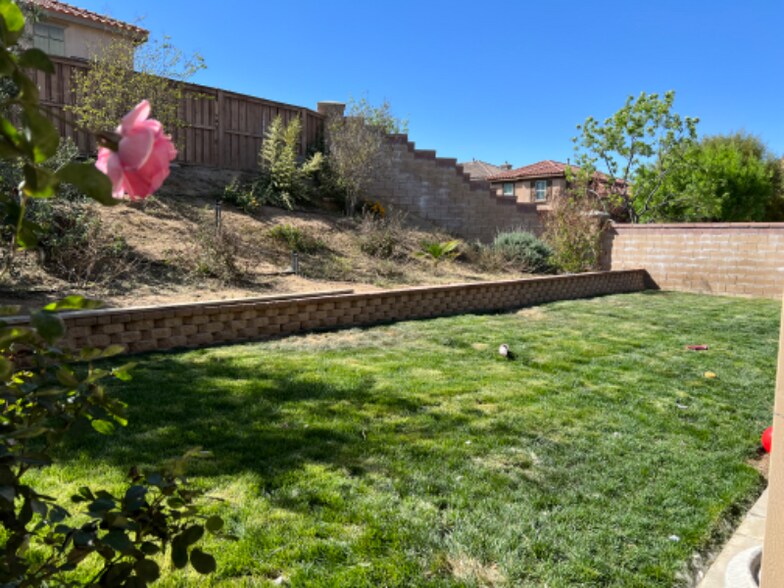 Building Photo - 32365 Clear Water Dr