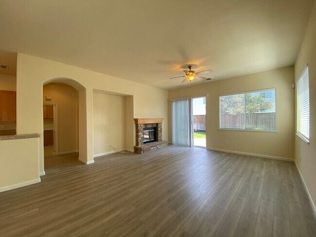 Building Photo - Beautiful Home in Stonelake Coming Soon!
